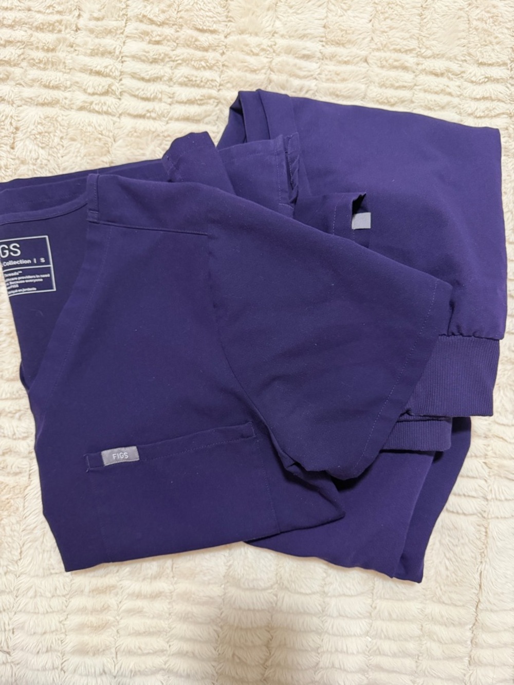 FIGS Purple Scrub set